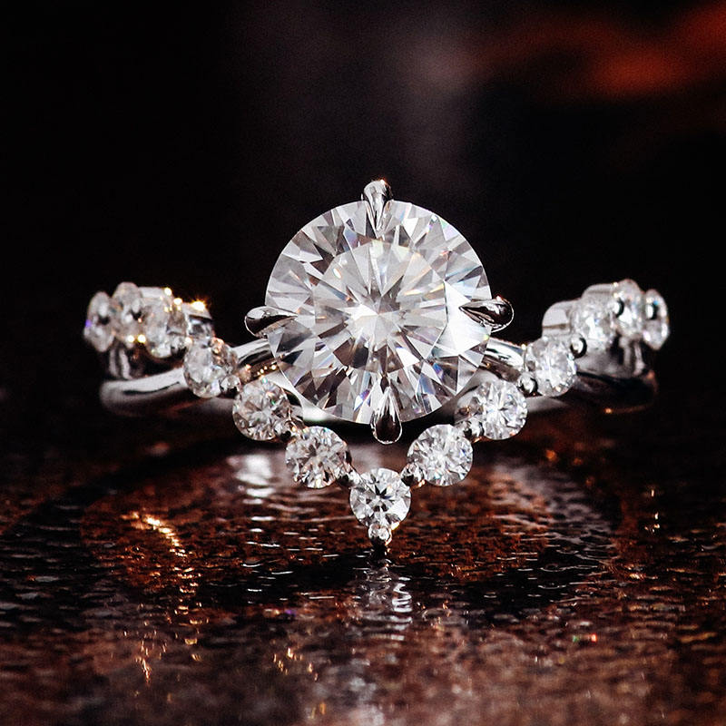 Unique V-Crown Ring Round Cut | Lab Grown Diamond | 14K Yellow Gold