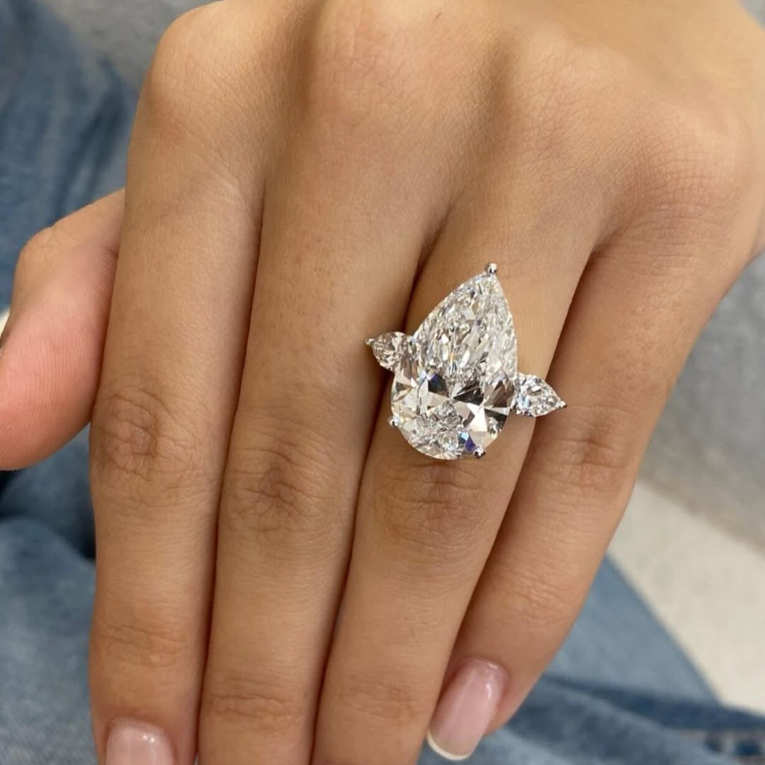 Modern One of a Kind Pear Shape Engagement Ring | Lab Grown Diamond | 14K Yellow Gold