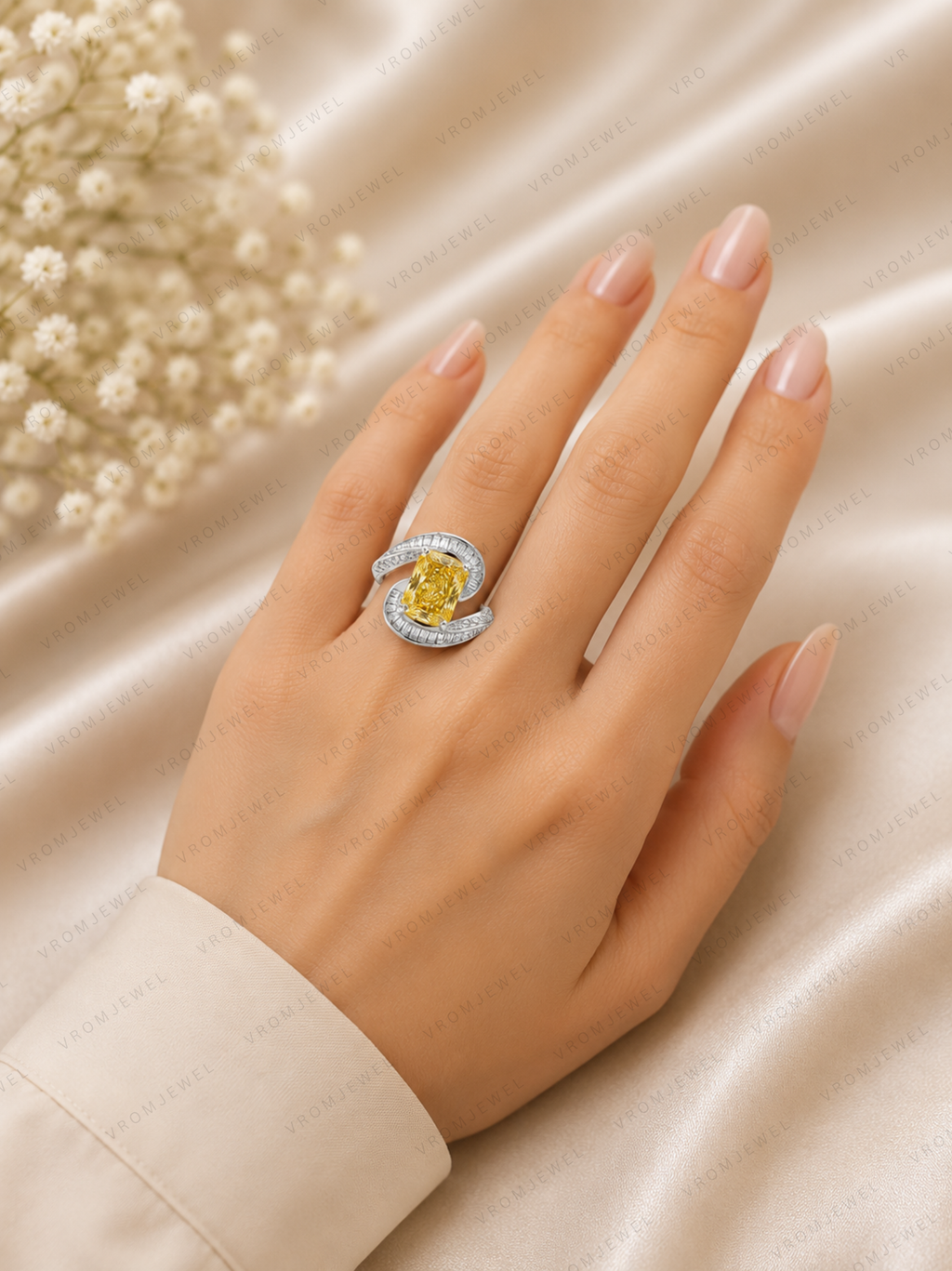 Yellow Radiant Lab Grown Diamond Ring, Radiant Cut Statement Ring, Modern Bypass Engagement Ring, Solid Gold Diamond Ring, Yellow Diamond
