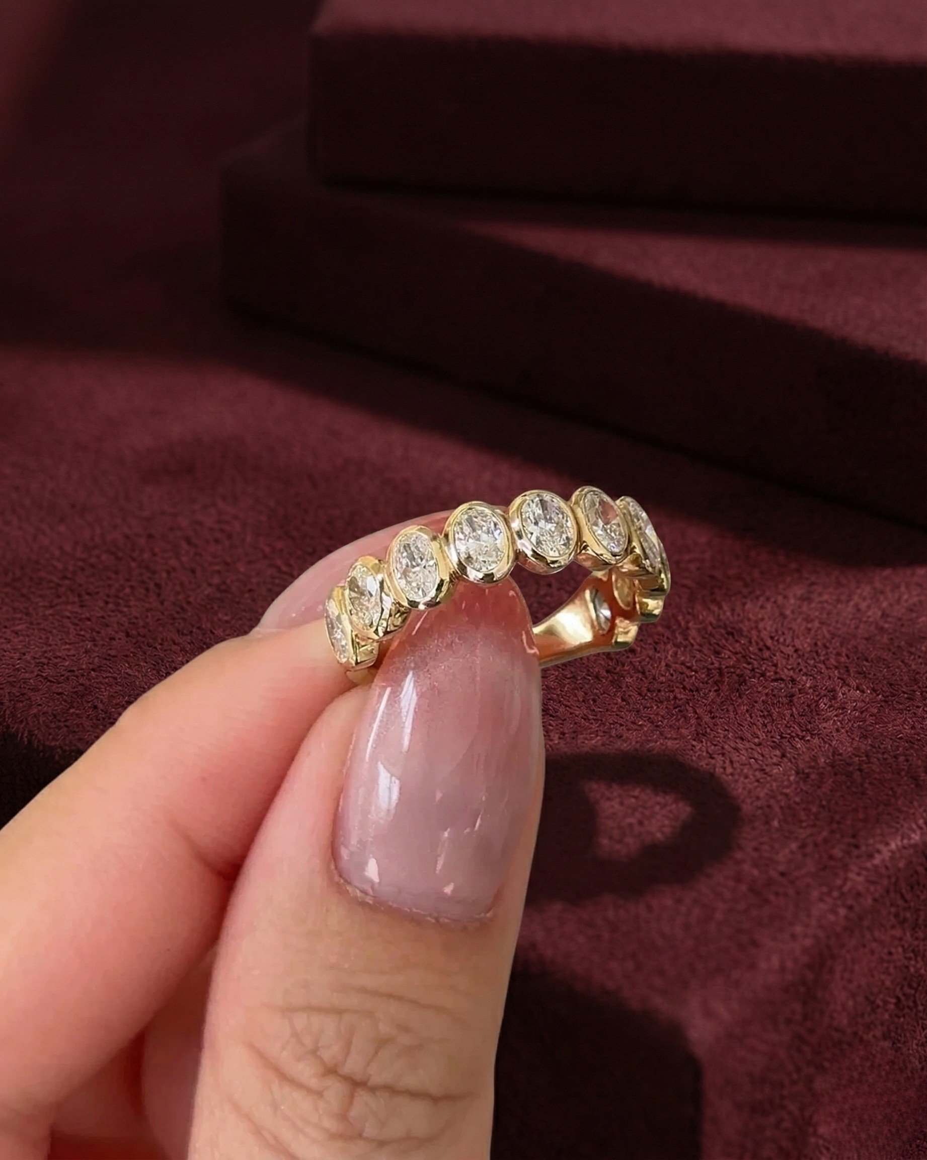 Oval Diamond Half Eternity Band, Bezel Set Oval Diamond Wedding Band, Oval Diamond Anniversary Ring, Minimalist Diamond Stackable Ring.