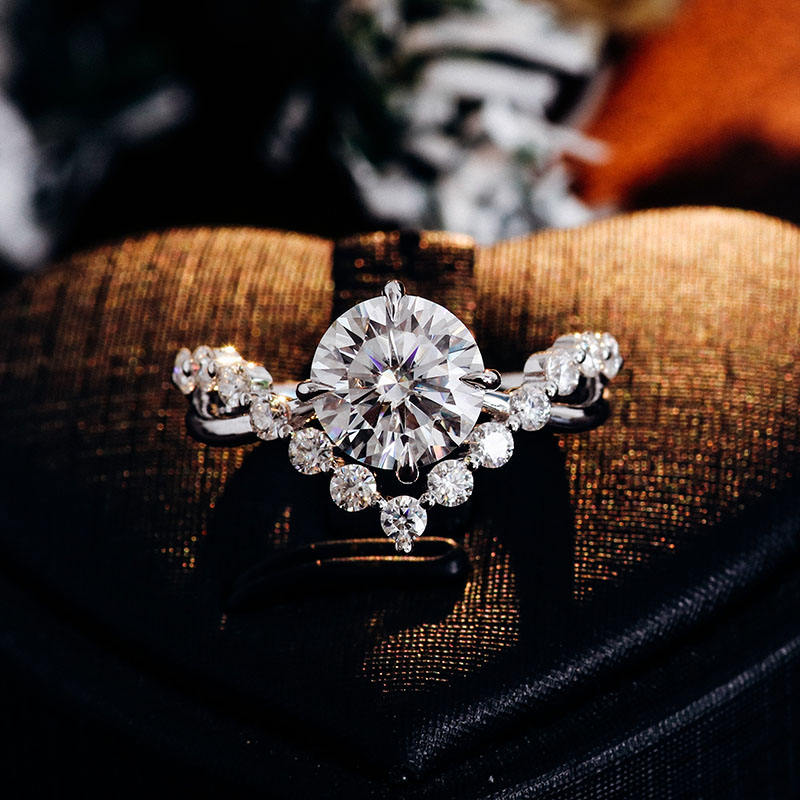 Unique V-Crown Ring Round Cut | Lab Grown Diamond | 14K Yellow Gold