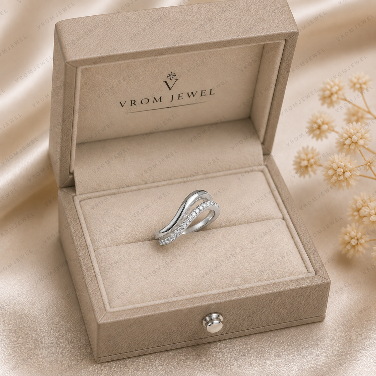 Double Wave Diamond Wedding Band | Lab Grown | 14K Gold | Stacking Ring