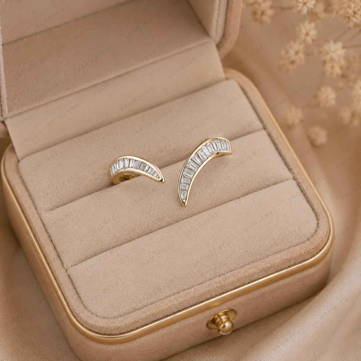Tapered Baguette Diamond Ring, Lab Grown Diamond Ring, Minimalist Gold Ring, Modern Diamond Band, Geometric Diamond Ring