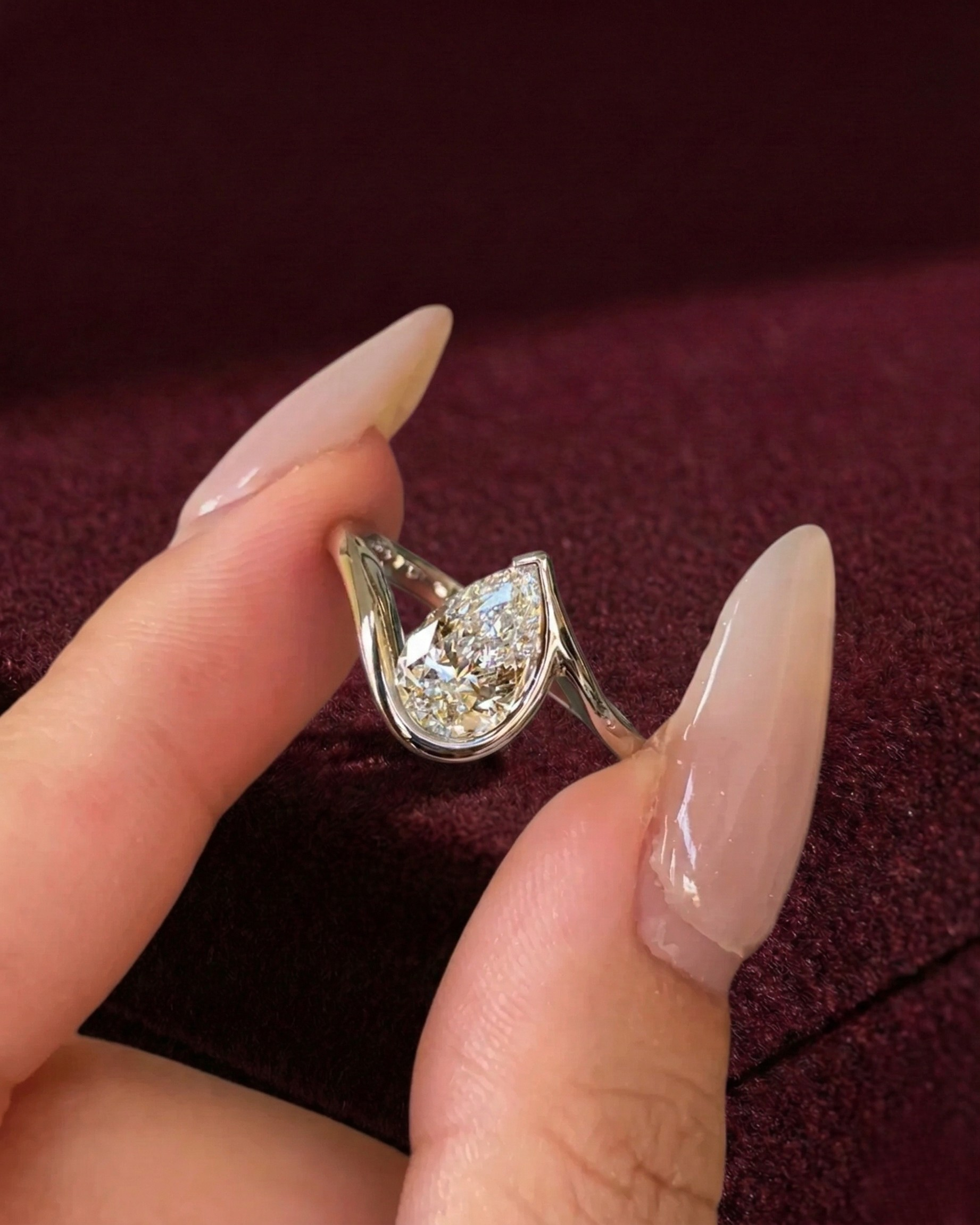 Pear Shape Diamond Half Bezel Engagement Ring, Pear Diamond Solitaire Ring, Minimalist Pear Diamond Ring, Modern Half Bezel Diamond Ring.