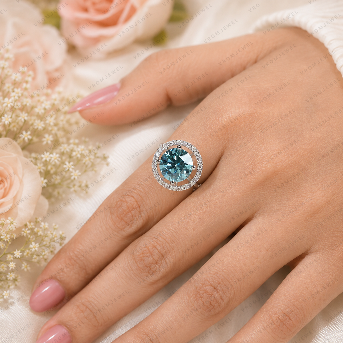 Blue Round Lab Grown Diamond Ring, 5 Carat Blue Diamond Engagement Ring, Round Cut Halo Ring, Pavé Diamond Halo, Unique Statement Ring