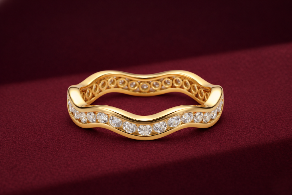 Pave Diamond Wave Band 0.65 CT, Curved Diamond Wedding Band, Wavy Stackable Ring, Round Diamond Band 2.8 mm, Curved Gold Band