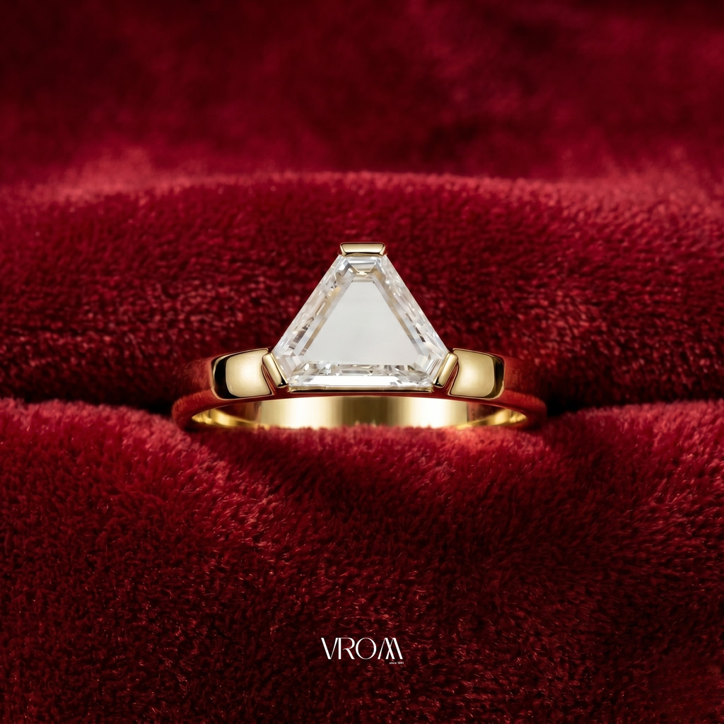 Portrait Trillion Diamond Ring, Cut Corner Trillion Engagement Ring, Geometric Diamond Ring, Lab Grown Diamond Ring, Minimal Stackable Ring