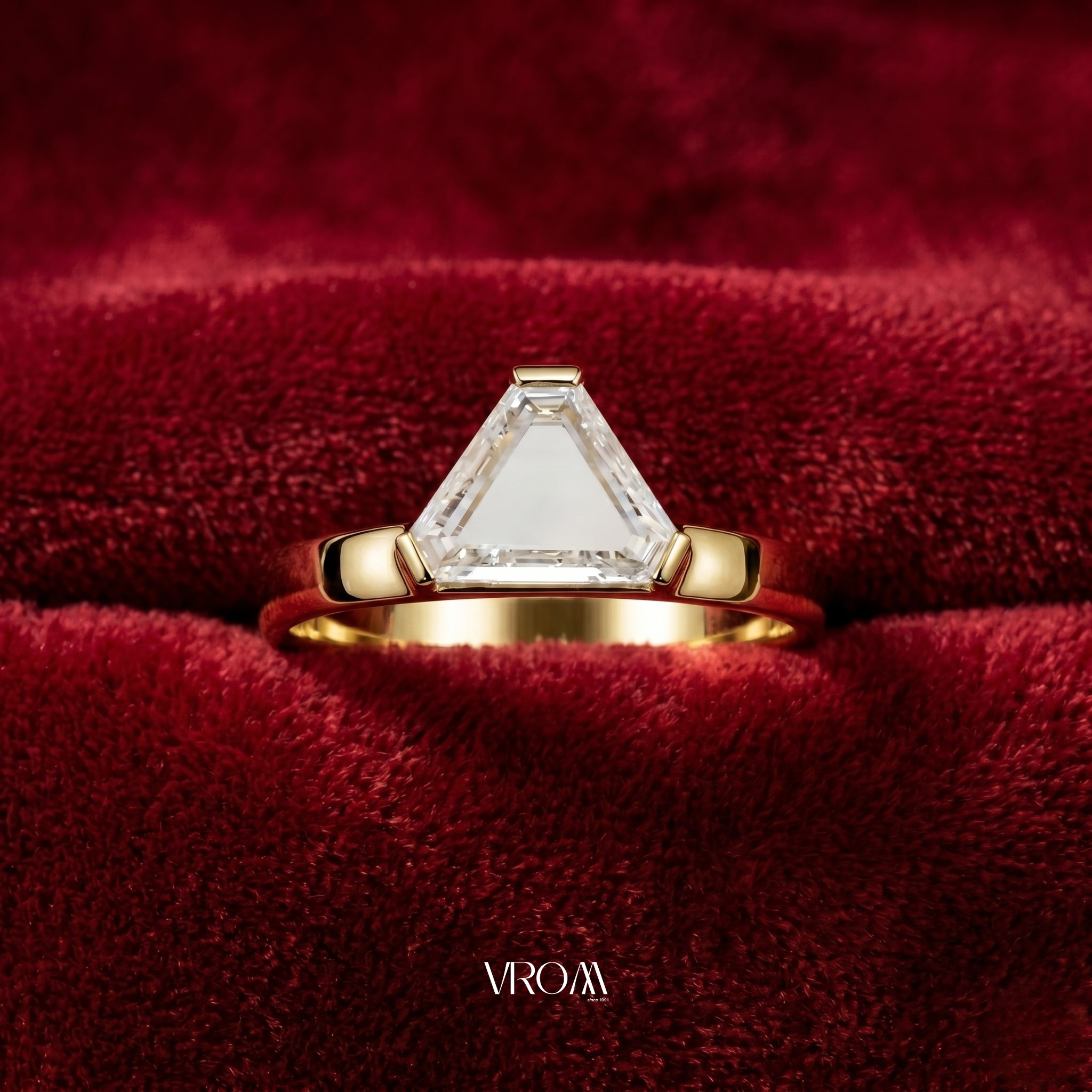 Portrait Trillion Diamond Ring, Cut Corner Trillion Engagement Ring, Geometric Diamond Ring, Lab Grown Diamond Ring, Minimal Stackable Ring