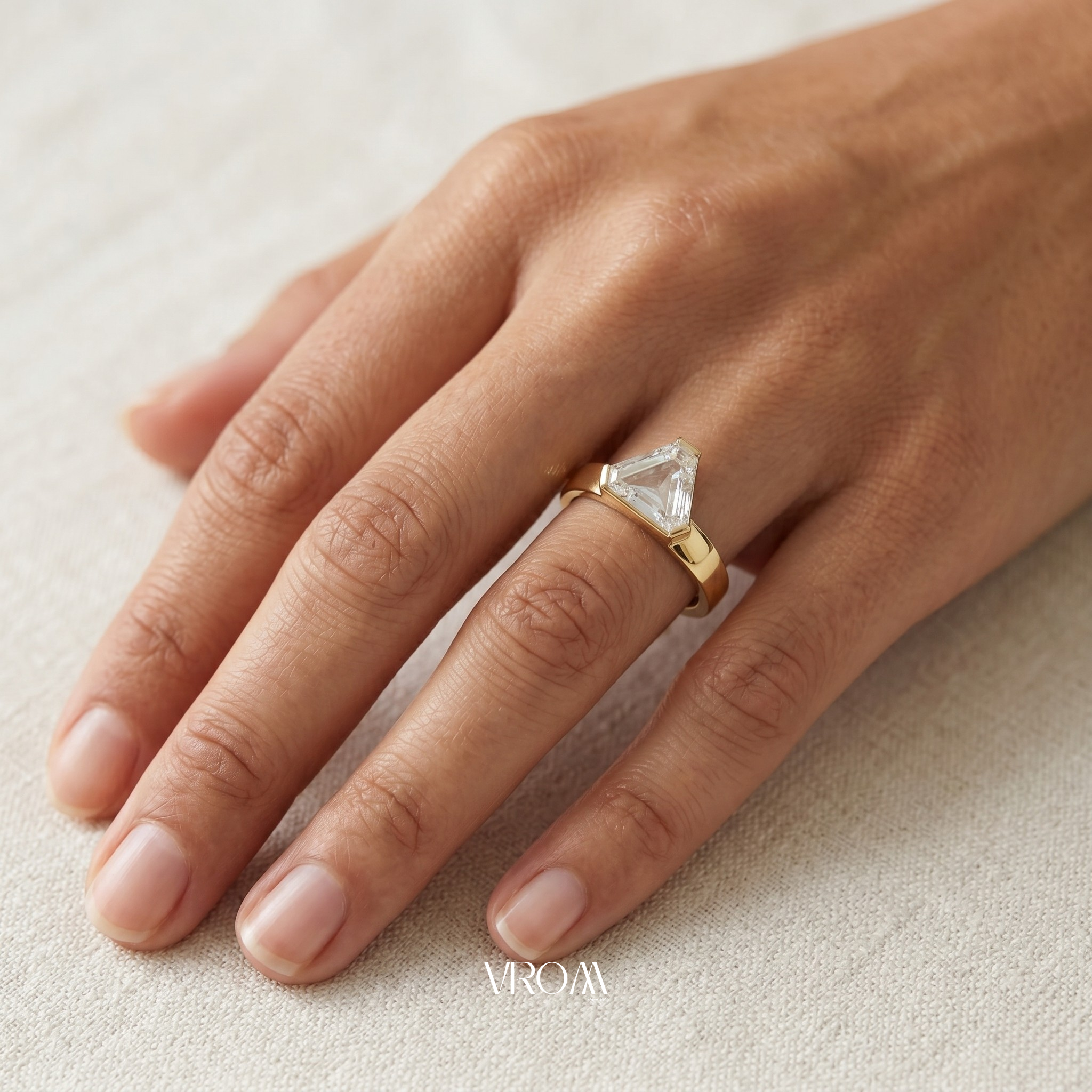Portrait Trillion Diamond Ring, Cut Corner Trillion Engagement Ring, Geometric Diamond Ring, Lab Grown Diamond Ring, Minimal Stackable Ring
