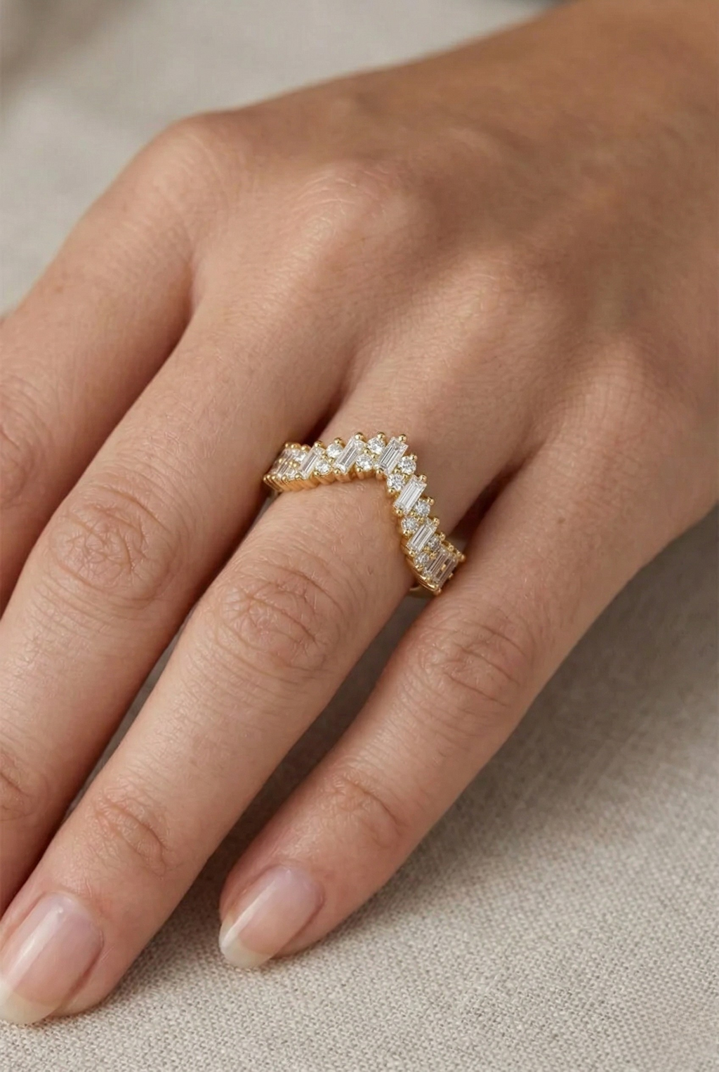 Chevron Diamond Band 1.35 Carat, Mixed Shape Diamond Band, V Shaped Wedding Band, Baguette and Round Diamond Ring, Stackable Gold Band