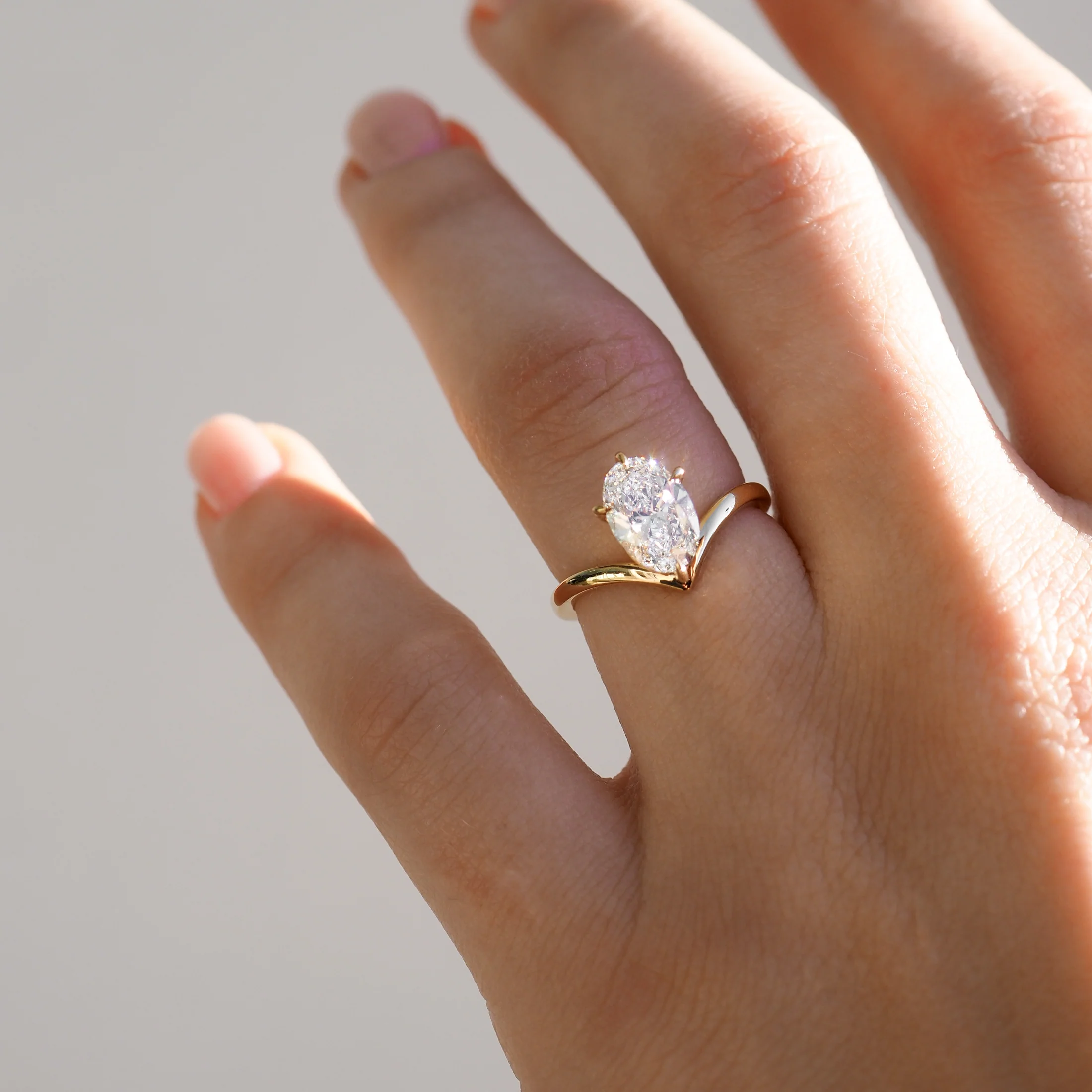 Modern Curve Solitaire Oval Engagement Ring | Lab Grown Diamond | 14K Yellow Gold Fine Jewelry