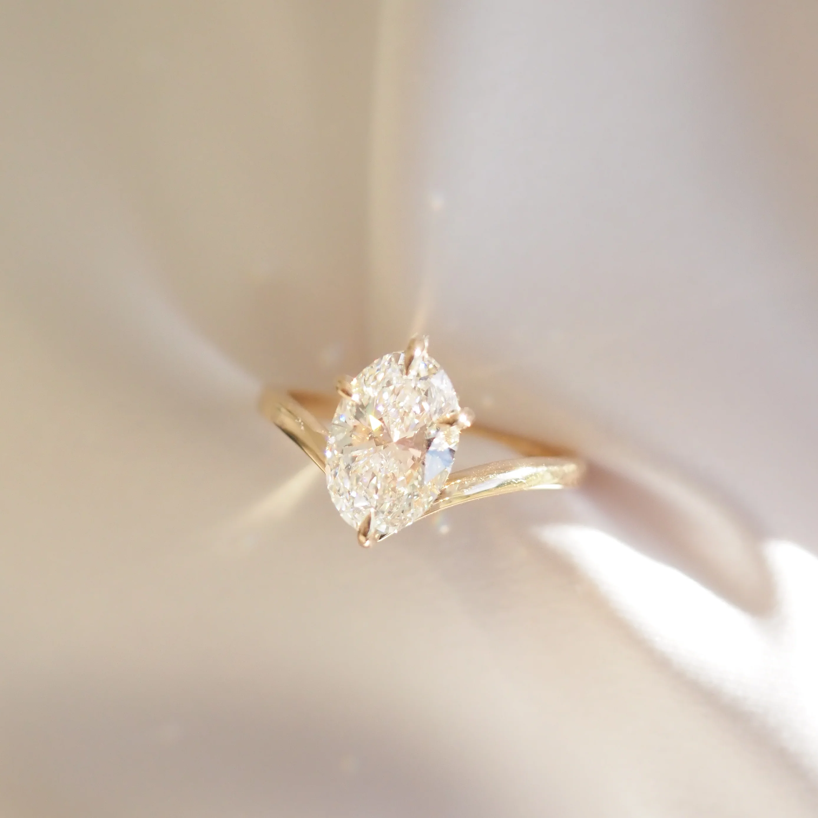 Modern Curve Solitaire Oval Engagement Ring | Lab Grown Diamond | 14K Yellow Gold Fine Jewelry