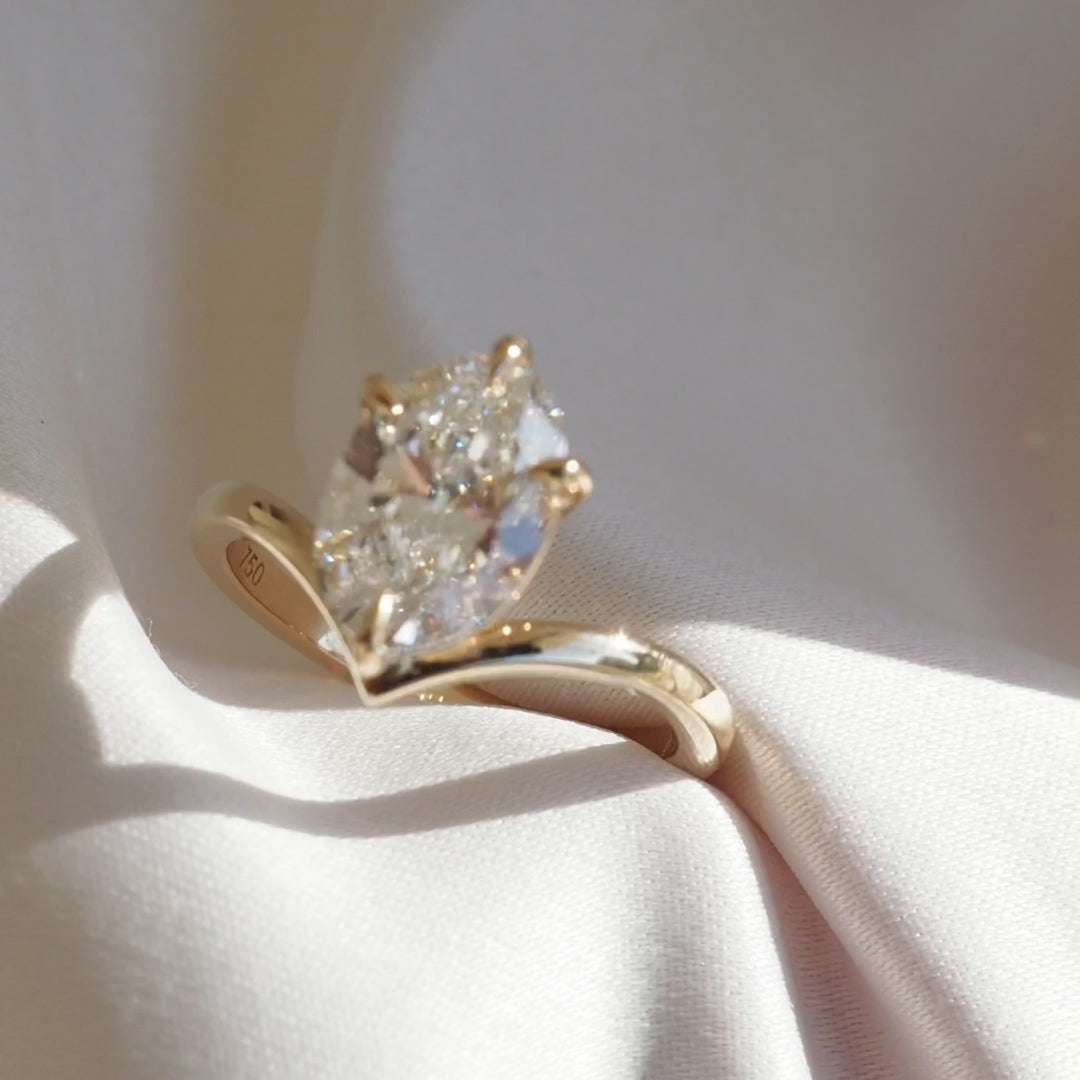 Modern Curve Solitaire Oval Engagement Ring | Lab Grown Diamond | 14K Yellow Gold Fine Jewelry